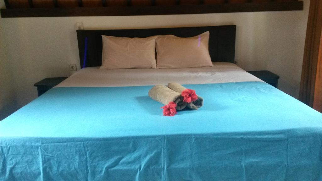 Hello Lumbung Homestay ギリ・アイル エクステリア 写真